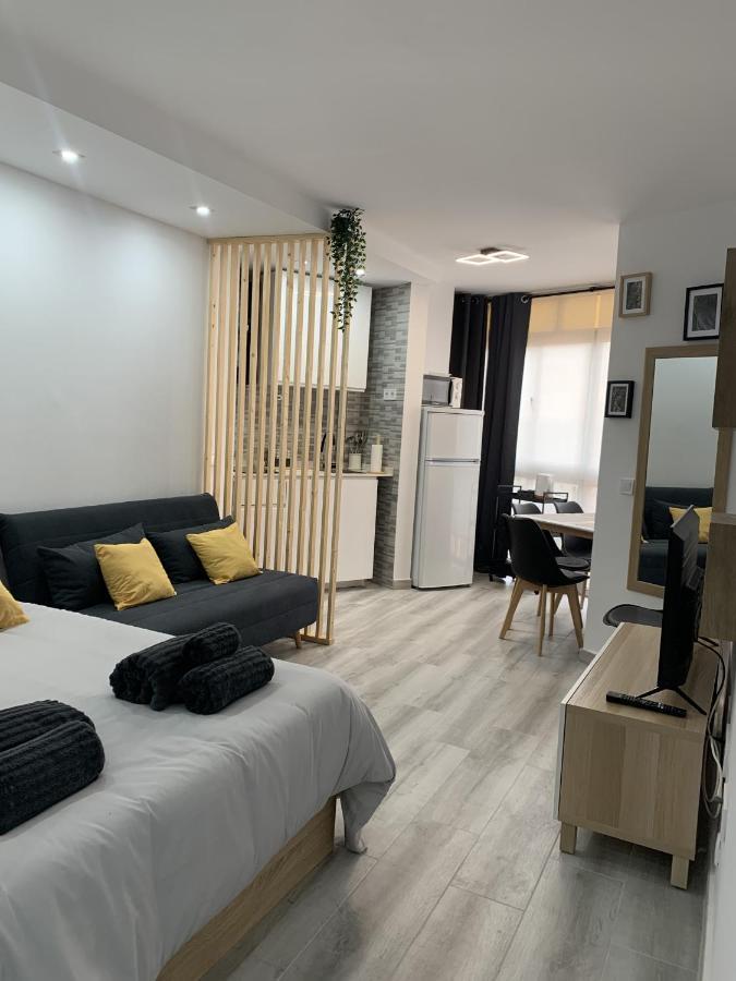 Precioso Estudio Frente Al Mar Con Piscina Benalmádena